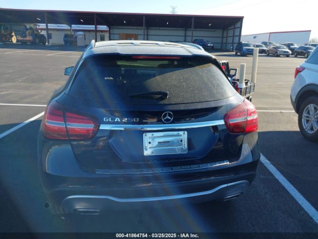 WDCTG4EB8JJ453945 Mercedes-Benz GLA 250