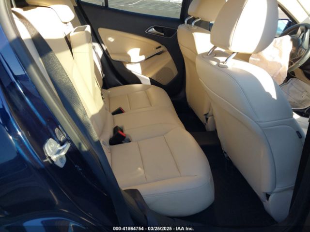 WDCTG4EB8JJ453945 Mercedes-Benz GLA 250