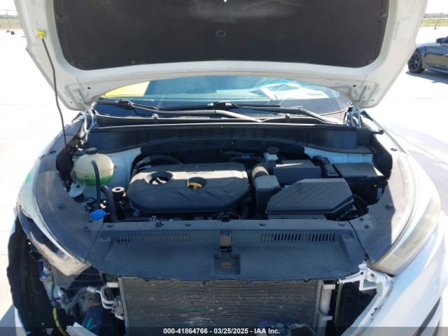KM8J23A45HU343355 Hyundai TUCSON SE