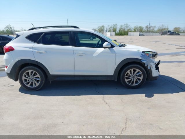 KM8J23A45HU343355 Hyundai TUCSON SE