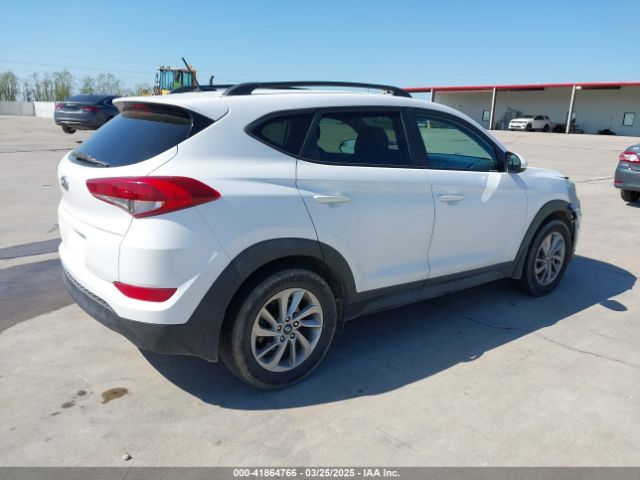 KM8J23A45HU343355 Hyundai TUCSON SE