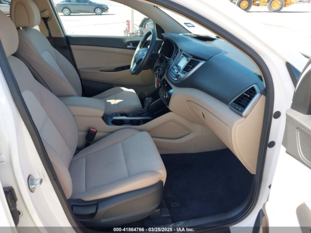KM8J23A45HU343355 Hyundai TUCSON SE