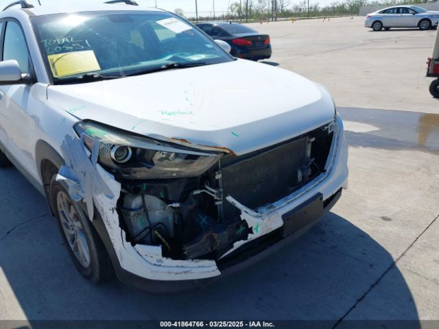 KM8J23A45HU343355 Hyundai TUCSON SE