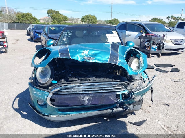 WMWWG5C5XG3A83276 Mini Convertible Cooper