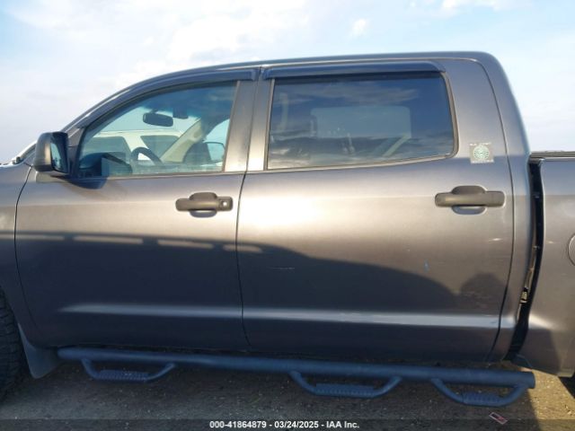 5TFEY5F1XEX152006 Toyota Tundra Sr5 5.7l V8