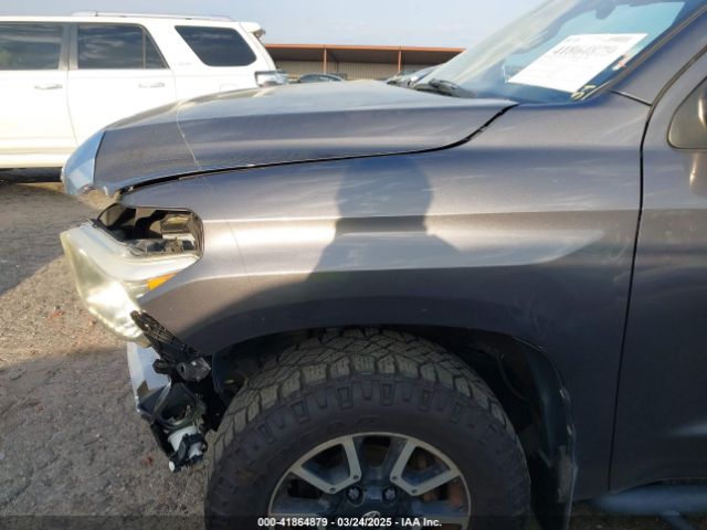 5TFEY5F1XEX152006 Toyota Tundra Sr5 5.7l V8