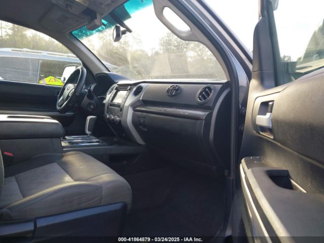 5TFEY5F1XEX152006 Toyota Tundra Sr5 5.7l V8