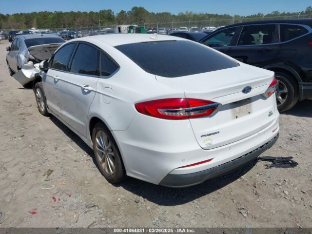3FA6P0HD3KR229648 Ford FUSION SE