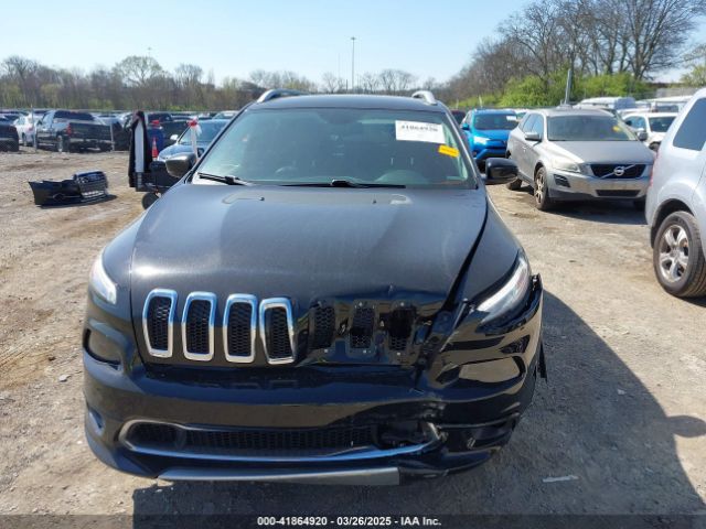 1C4PJMJXXJD594671 Jeep Cherokee Overland 4x4