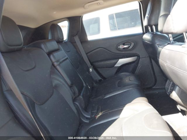 1C4PJMJXXJD594671 Jeep Cherokee Overland 4x4
