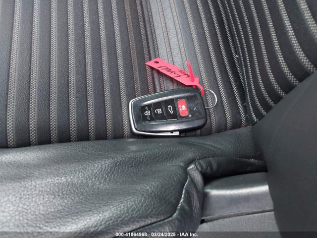 4T1B11HK4JU079020 Toyota CAMRY SE