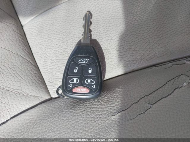 2005 CHRYSLER TOWN & COUNTRY 2C4GP54LX5R202644 Photo 10