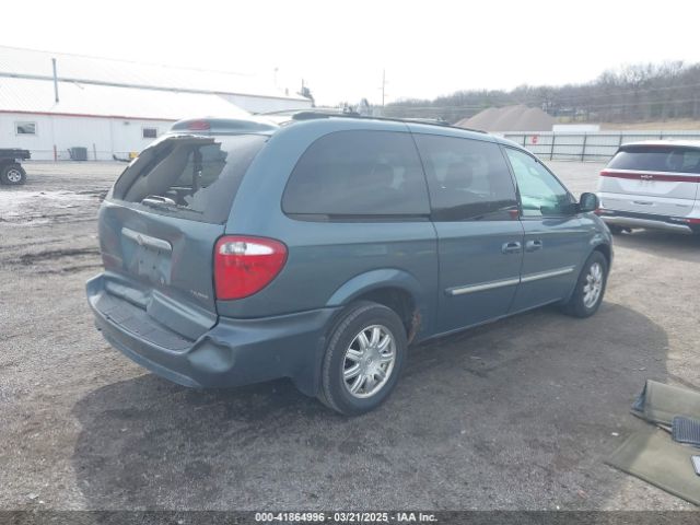 2005 CHRYSLER TOWN & COUNTRY 2C4GP54LX5R202644 Photo 3
