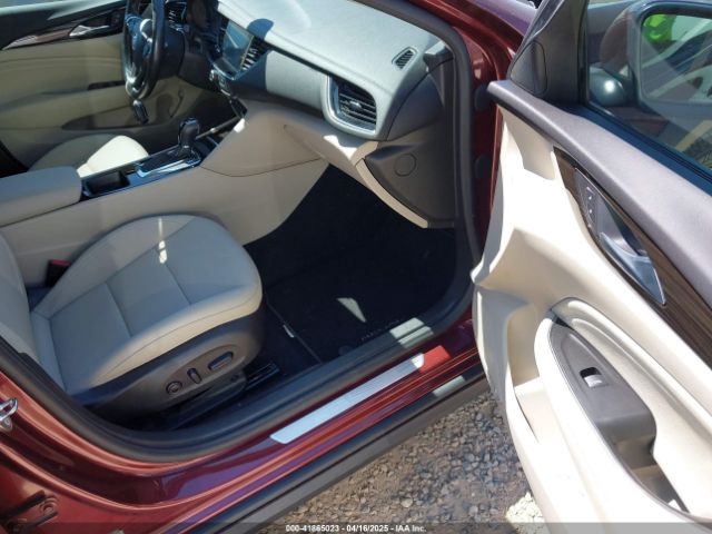 W04GV8SX1J1154540 Buick Regal Tourx Essence