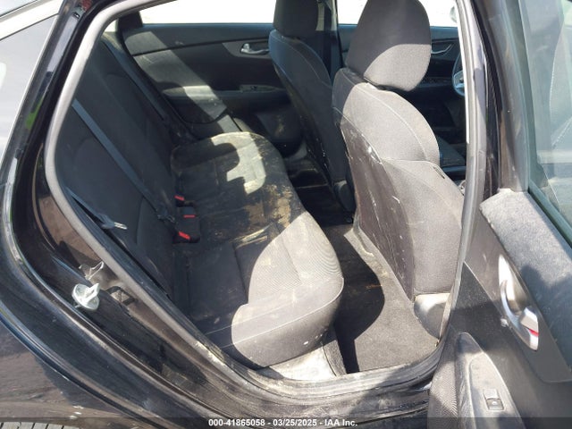 3KPF24AD6KE064289 KIA FORTE FE