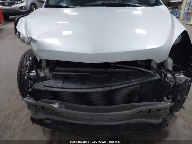 2GNFLFEKXG6288777 Chevrolet EQUINOX LT
