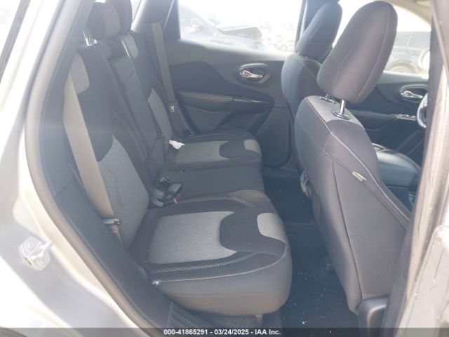 1C4PJMAB5FW533972 Jeep Cherokee Sport