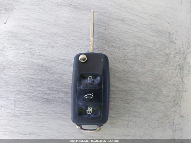 WVGAV7AX0FW611609 Volkswagen TIGUAN S