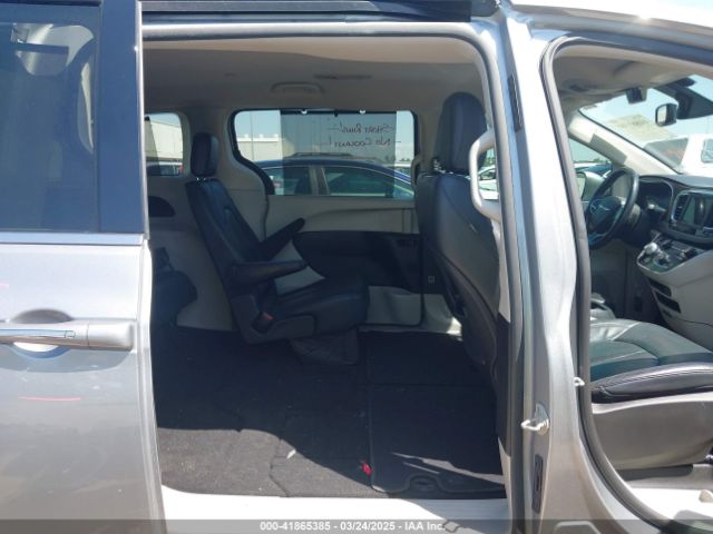 2C4RC1BG0KR732202 Chrysler Pacifica Touring L