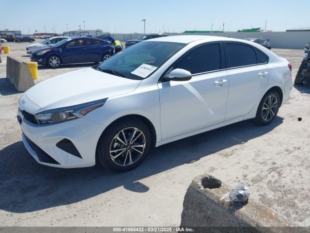 3KPF24AD2NE425621 KIA Forte Lxs