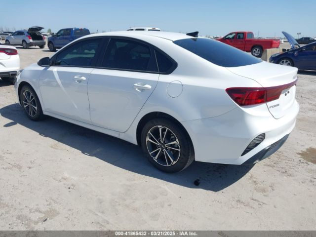 3KPF24AD2NE425621 KIA Forte Lxs