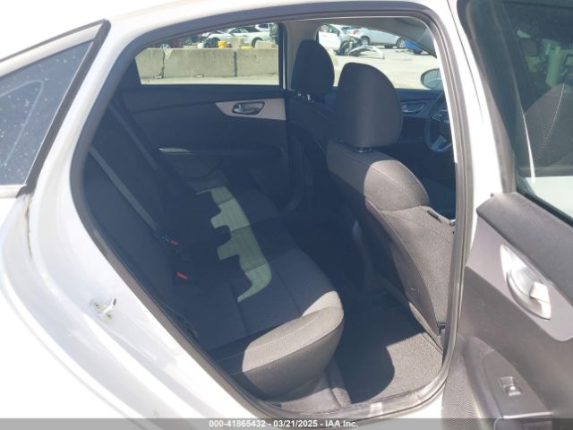 3KPF24AD2NE425621 KIA Forte Lxs