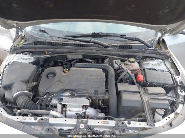 1G1ZD5ST8NF121632 Chevrolet Malibu Fwd Lt