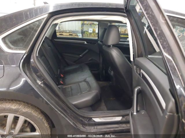 1VWDT7A31HC076053 Volkswagen Passat 1.8t R-line