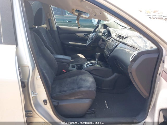 KNMAT2MT7FP506243 Nissan ROGUE SV