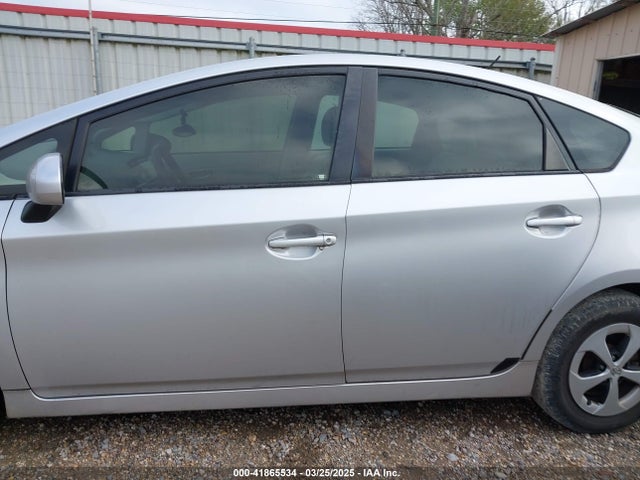Toyota Prius Two 2014 JTDKN3DU3E1812371 Image 14