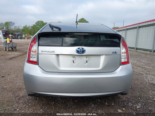 Toyota Prius Two 2014 JTDKN3DU3E1812371 Image 16