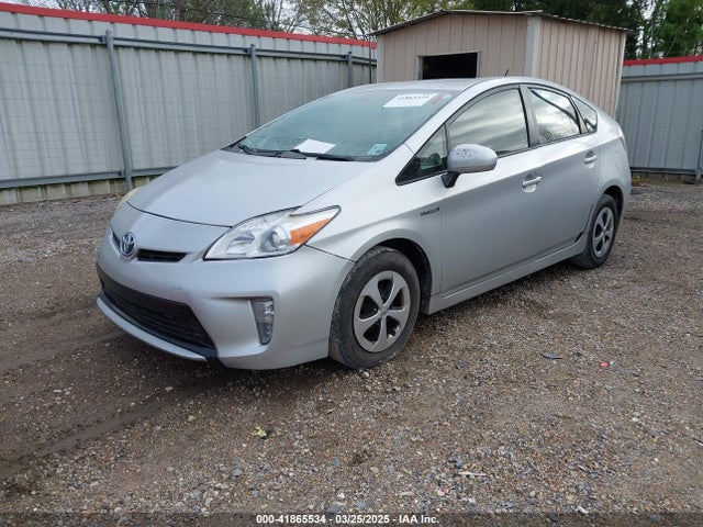 Toyota Prius Two 2014 JTDKN3DU3E1812371 Image 2