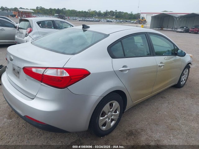 KIA FORTE LX 2015 KNAFK4A66F5407229 Image 4