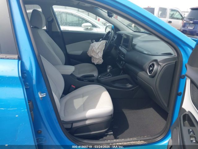 KM8K32AB2NU765962 Hyundai Kona Sel