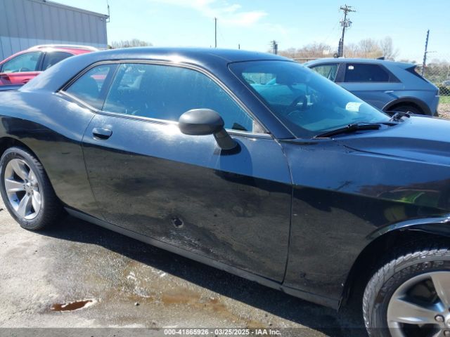 2C3CDZAGXJH245567 Dodge Challenger Sxt