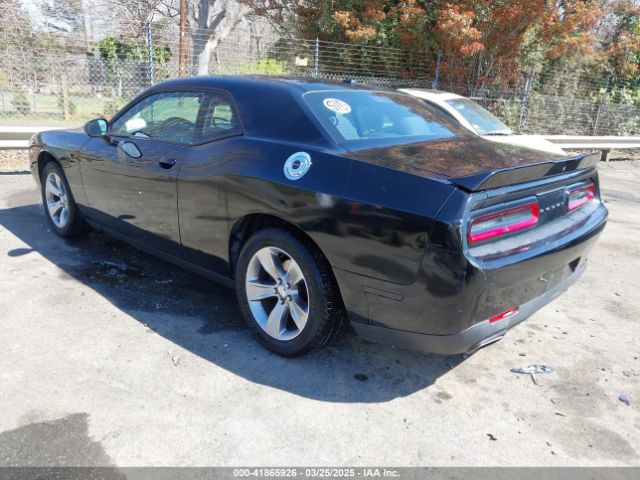 2C3CDZAGXJH245567 Dodge Challenger Sxt