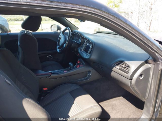 2C3CDZAGXJH245567 Dodge Challenger Sxt