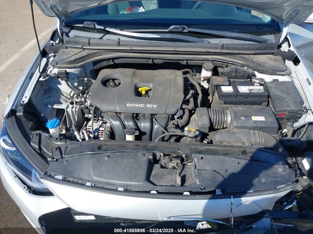 5NPD84LF5HH195948 Hyundai ELANTRA SE