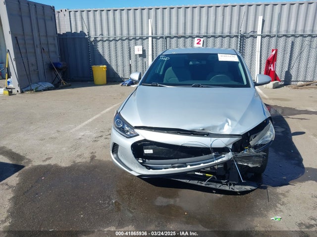 5NPD84LF5HH195948 Hyundai ELANTRA SE