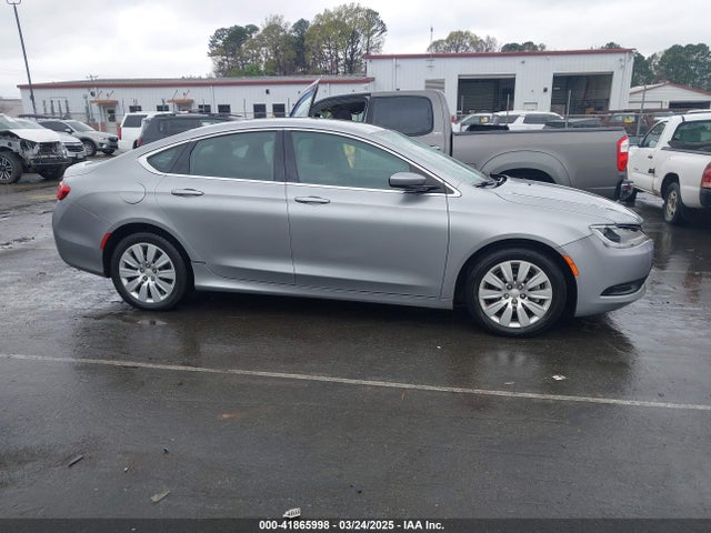 1C3CCCFB6HN512475 Chrysler 200 LX