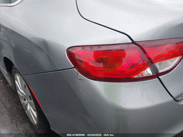 1C3CCCFB6HN512475 Chrysler 200 LX