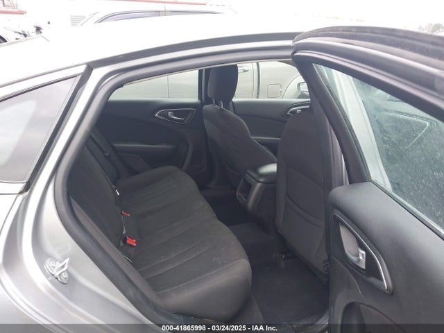 1C3CCCFB6HN512475 Chrysler 200 LX