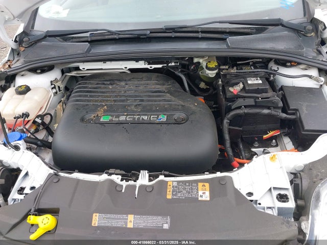Ford FOCUS ELECTRIC 2015 1FADP3R47FL297852 Image 10