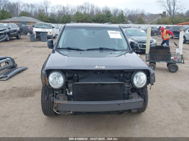 1C4NJPFA4GD731576 Jeep Patriot High Altitude Edition
