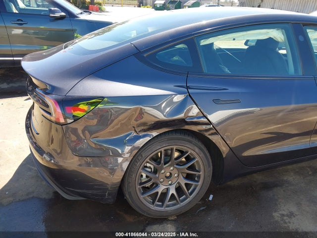 5YJ3E1EB7RF800873 Tesla MODEL 3