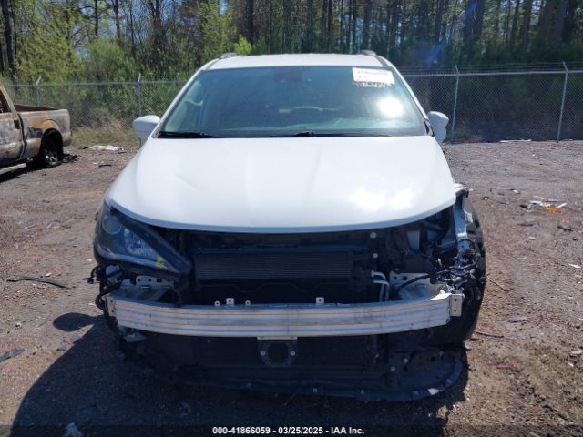 2C4RC1EG9JR131199 Chrysler Pacifica Touring L Plus