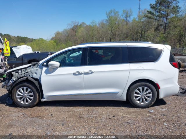 2C4RC1EG9JR131199 Chrysler Pacifica Touring L Plus