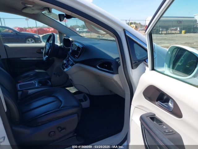 2018 CHRYSLER PACIFICA 2C4RC1EG9JR131199 Photo 4