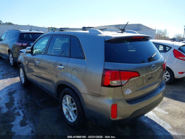 5XYKTDA6XEG441324 KIA SORENTO LX