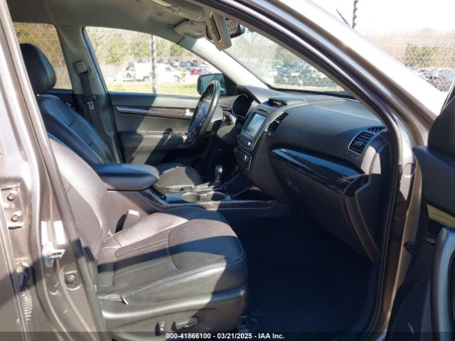 5XYKTDA6XEG441324 KIA SORENTO LX